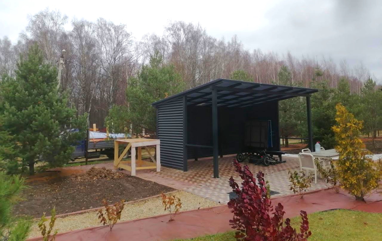 Двускатный автонавес для дачи